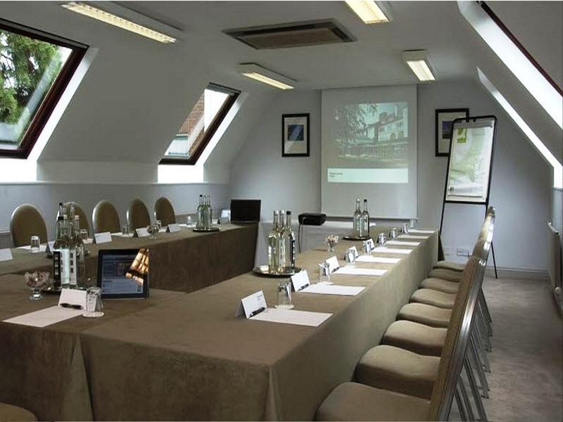 Regency Park Hotel, Health Club & Spa Татчъм Екстериор снимка