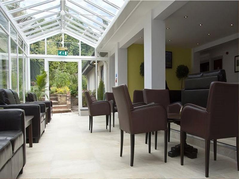 Regency Park Hotel, Health Club & Spa Татчъм Екстериор снимка