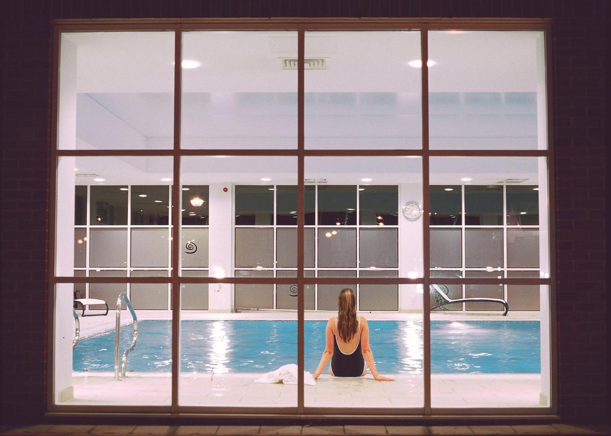 Regency Park Hotel, Health Club & Spa Татчъм Екстериор снимка