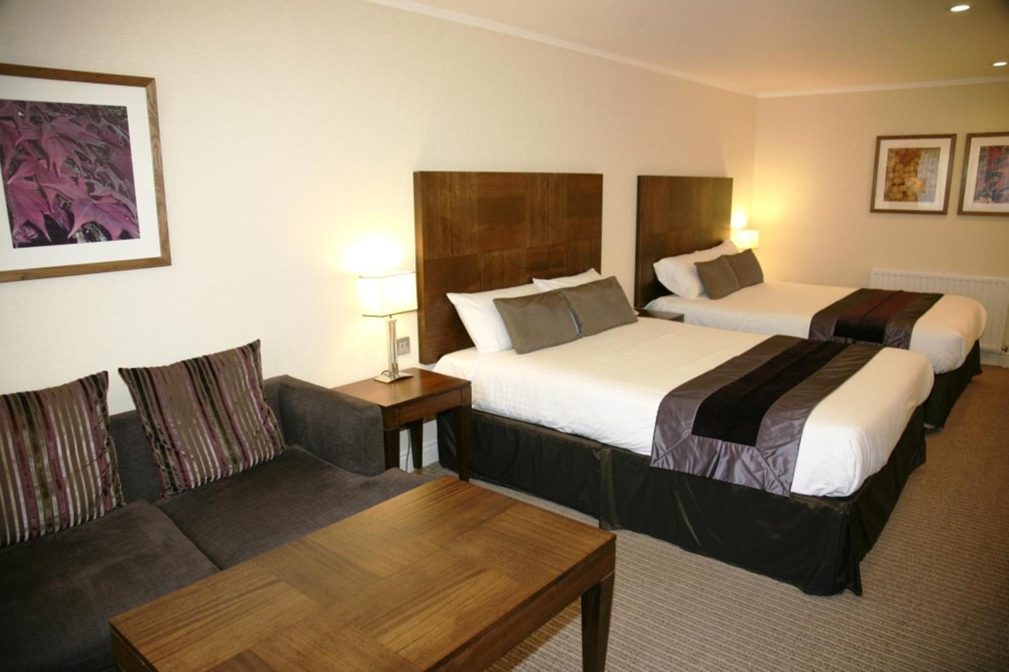 Regency Park Hotel, Health Club & Spa Татчъм Екстериор снимка