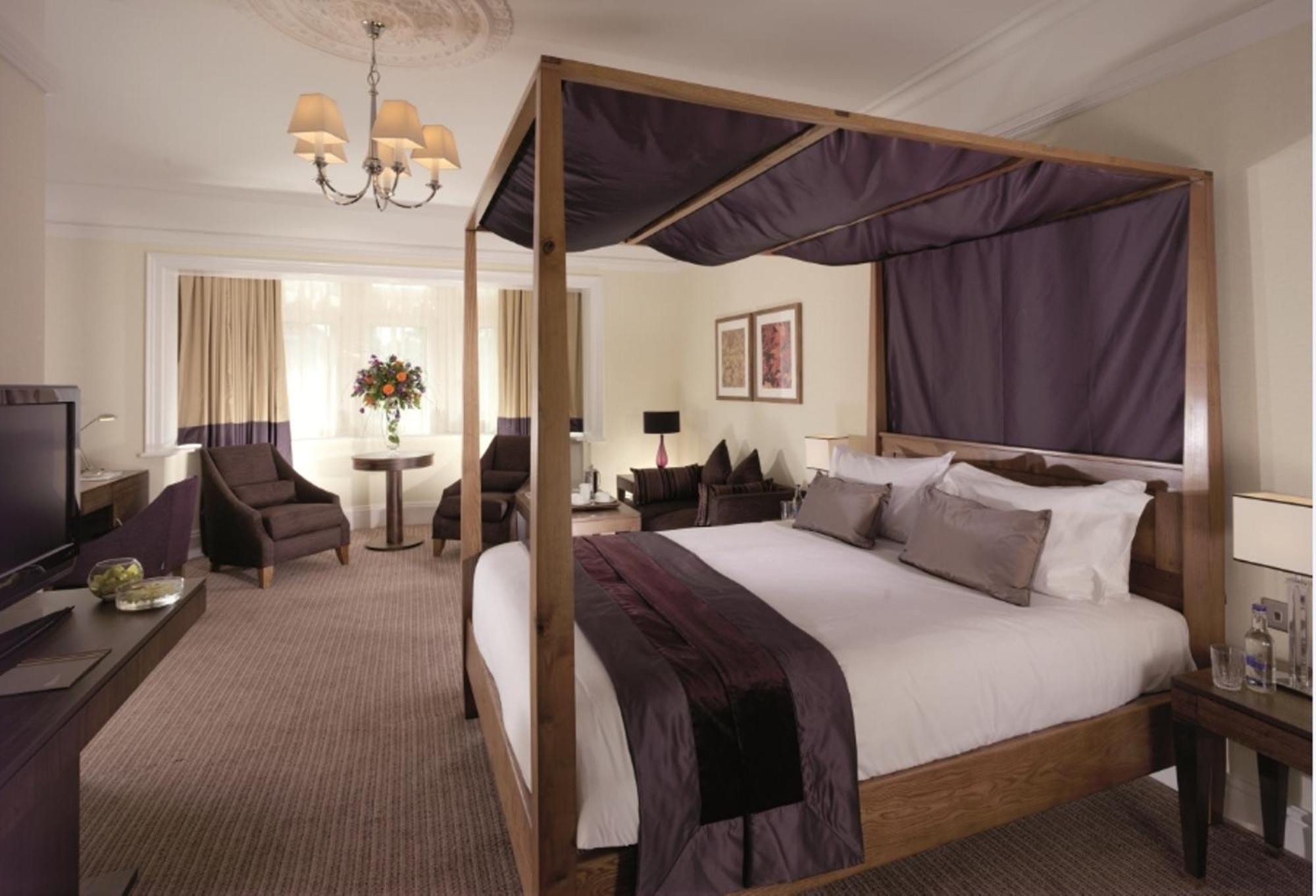Regency Park Hotel, Health Club & Spa Татчъм Стая снимка